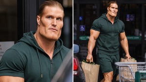 0831-Clay-Matthews-Photshopped-PRIMARY