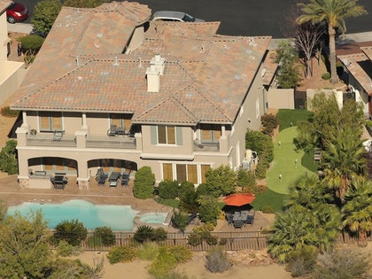 1004-OJ-house-backgrid