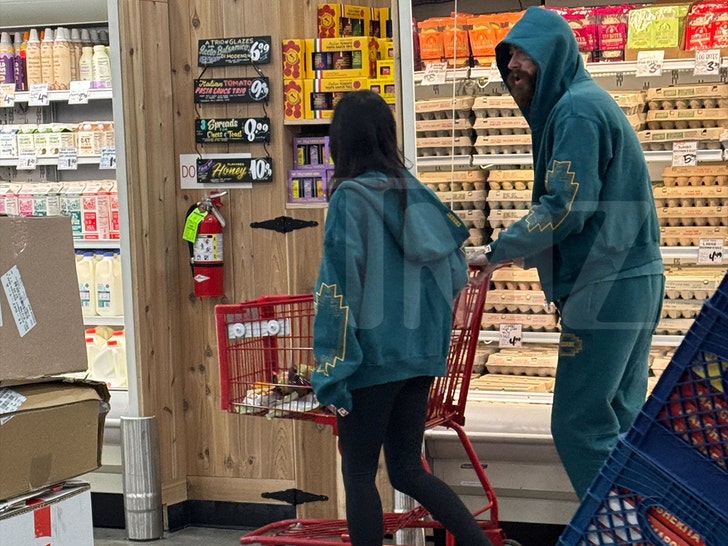 post malone de compras con gf traderjoes tmz 2