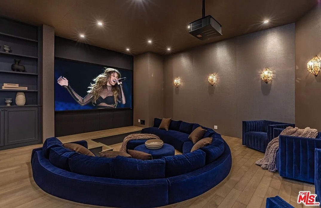 Selena Gomez Encino Home 19