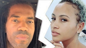 'Seeking Sister Wife' Dimitri Snowden Files for Divorce, Claims Marriage Abandonment