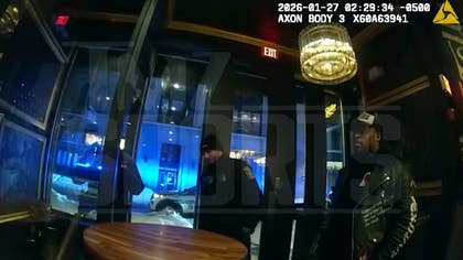 031126_patriots_afterparty_joking_2247363