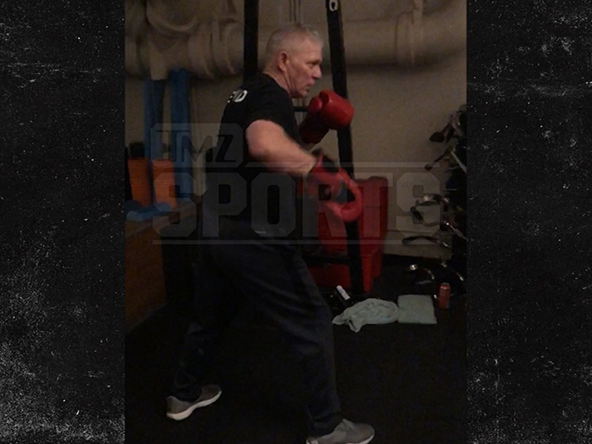 Lenny Dykstra to fight 'Bagel Boss' Chris Morgan in Atlantic City boxing  match