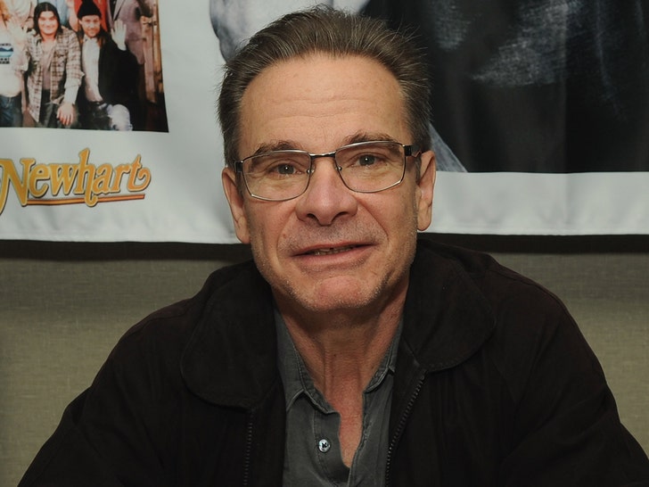 Peter Scolari, 'Bosom Buddies' and 'Newhart' actor, dies at 66