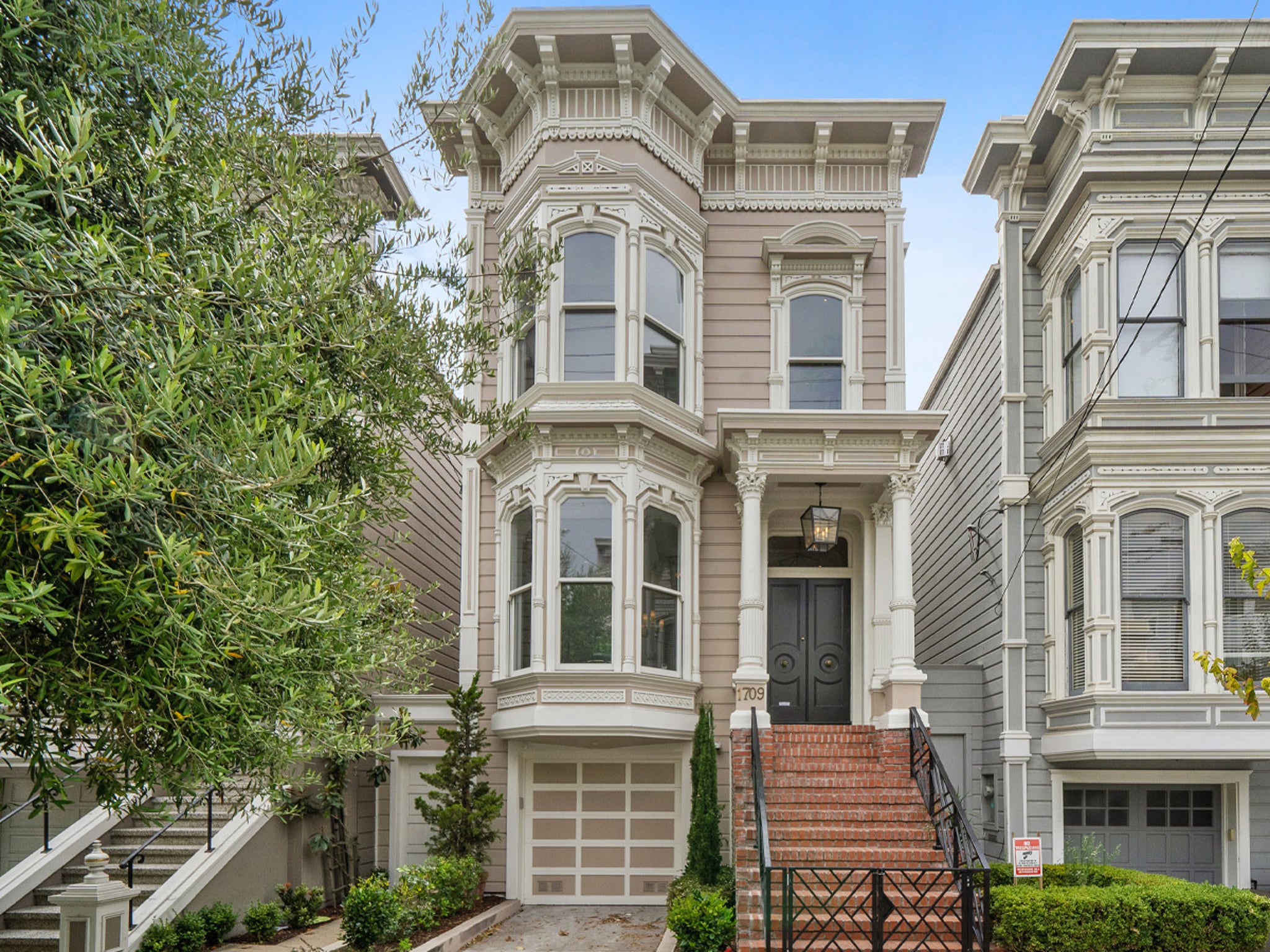 FULL HOUSE フルハウス Iconic 'Full House' Home Back Up For Sale at $6.5 Million
