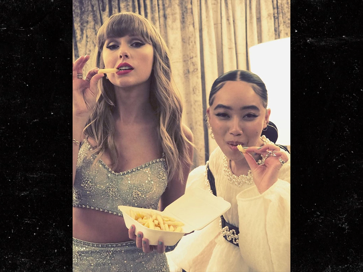 sub taylor swift eating facebook