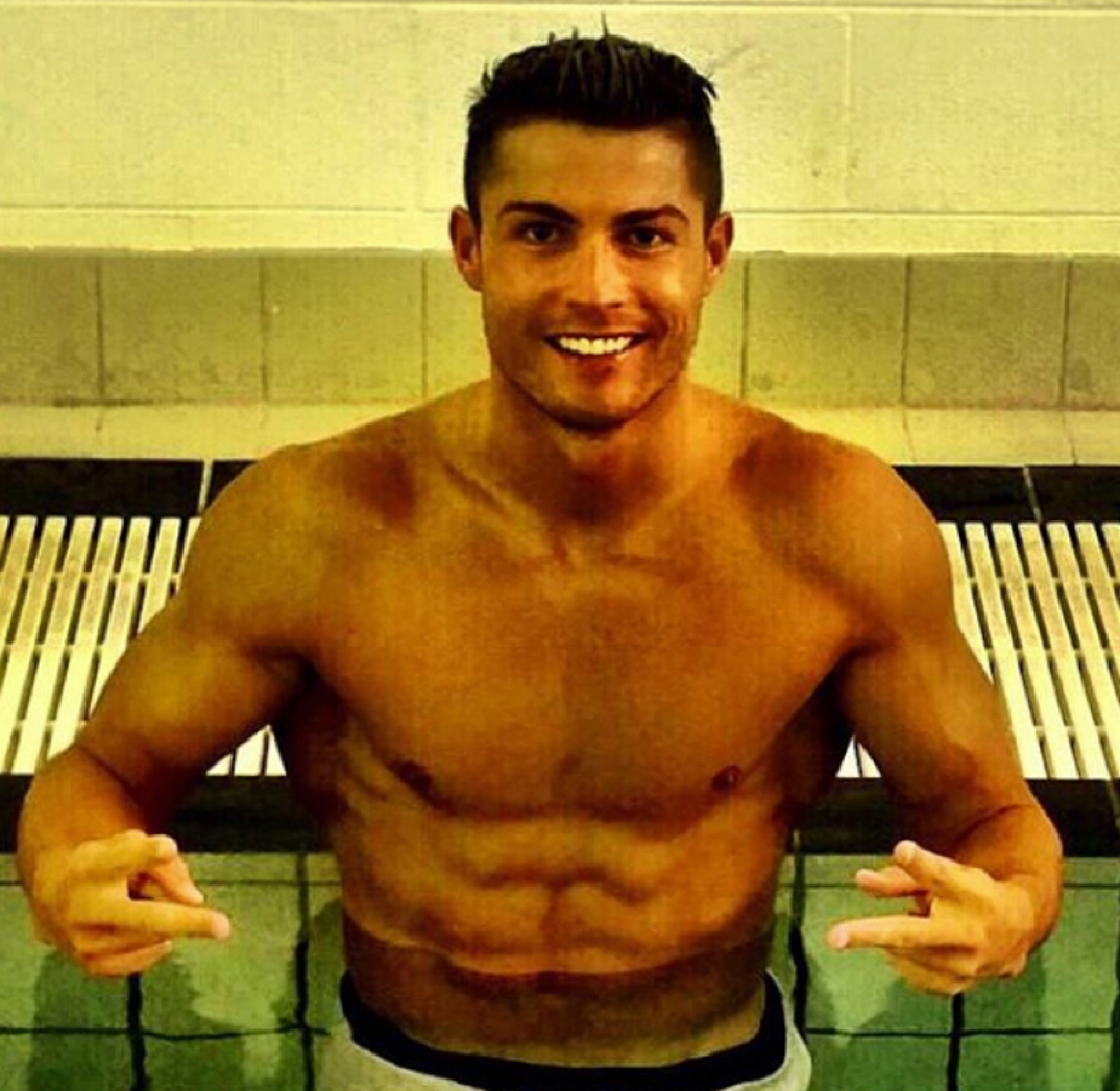 0110_Cristiano_Ronaldo_Shirtless_Shots17