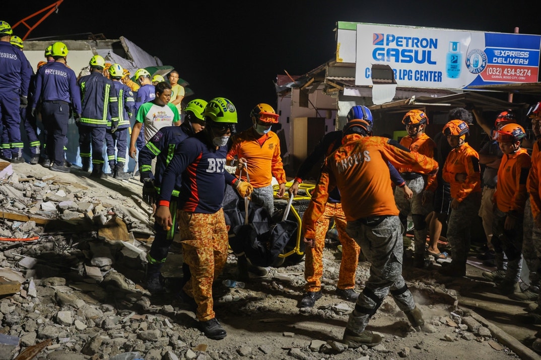 Philippines Earthquake Aftermath 11