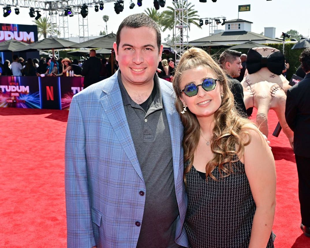 Abbey Romeo And David Isaacman Happier Times 8