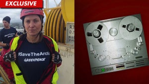 Lucy Lawless -- Belting Out 'Xena' War Cries During Oil Tanker Protest