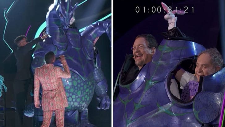 'Maskeli Şarkıcı' Hydra Kostümü Penn ve Teller Gösterimi Sırasında Kesildi