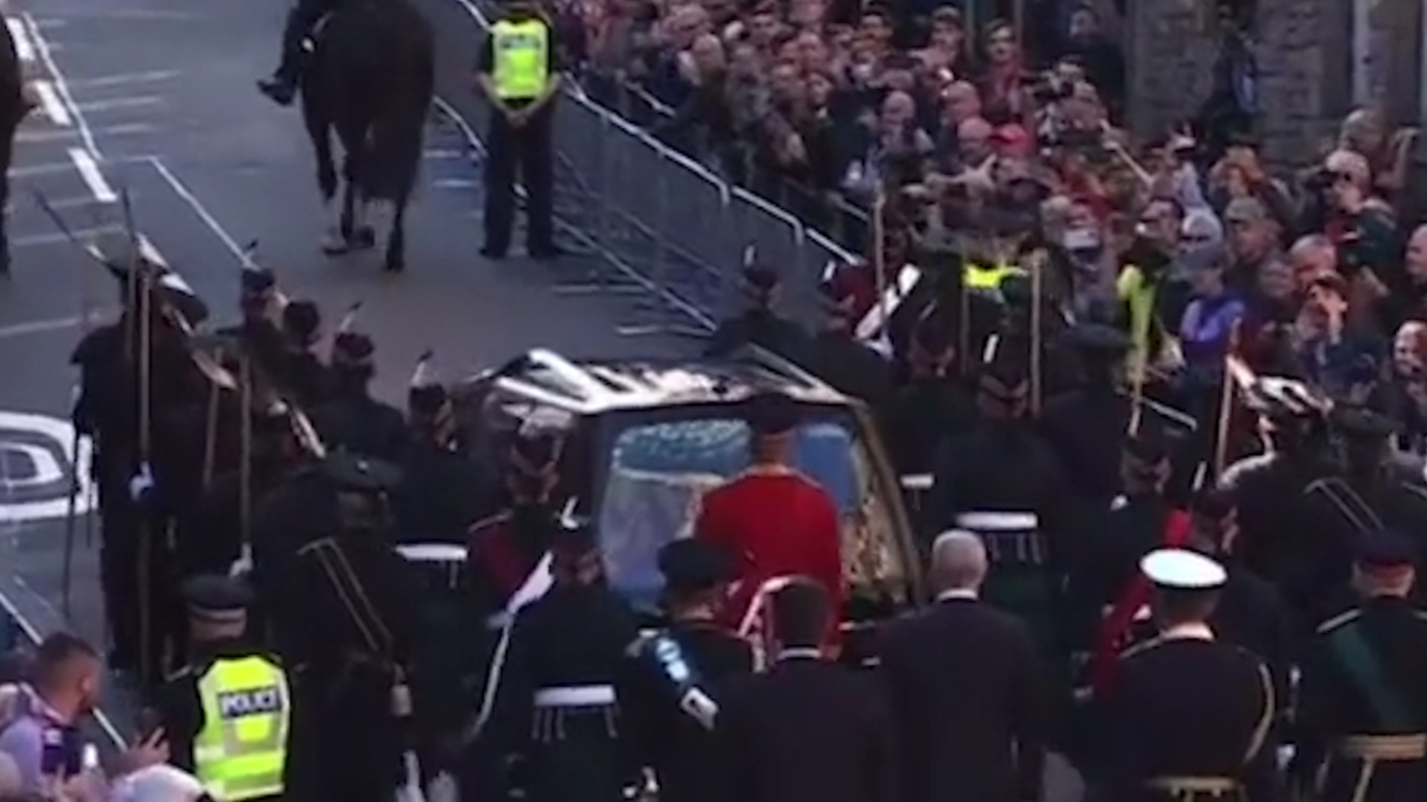 Man arrested for heckling Prince Andrew during Queen Elizabeth's funeral procession