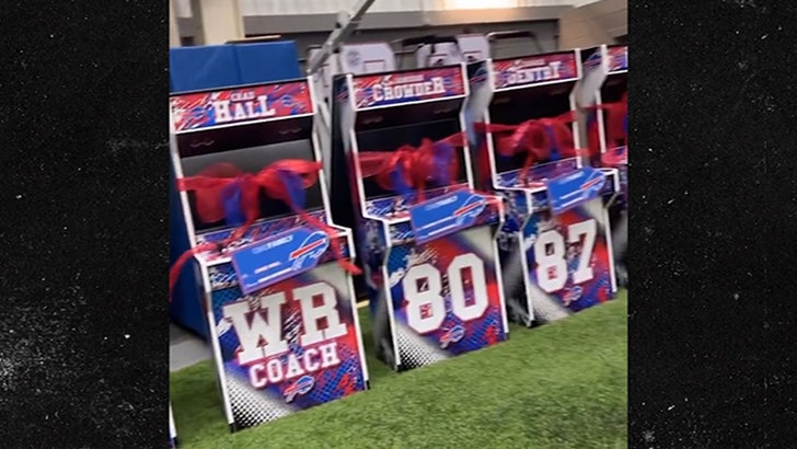 Video of Bills WR Isaiah Mckenzie's Christmas Gift Goes Viral