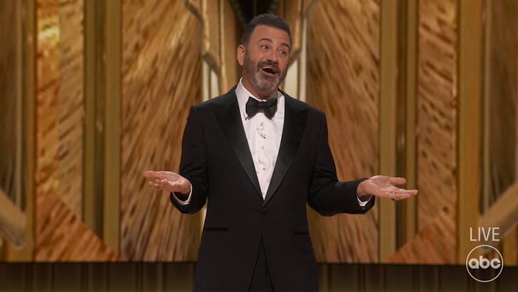 Jimmy Kimmel, Monolog'da Will Smith-Chris Rock Oscar'ları Tokatına Hitap Eder