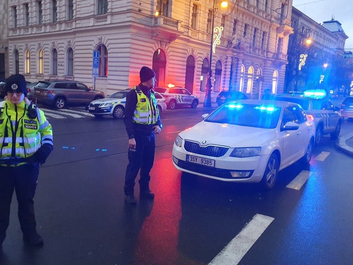 Prague University Shooting -- Police On The Scene