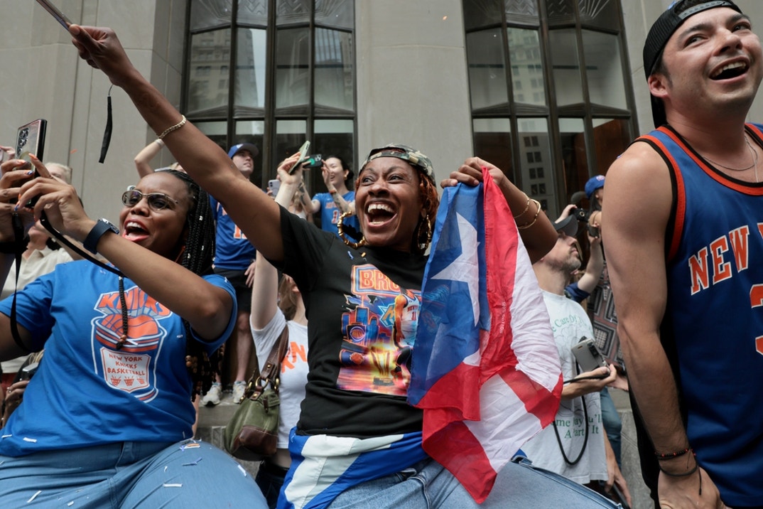 Knicks Parade 12