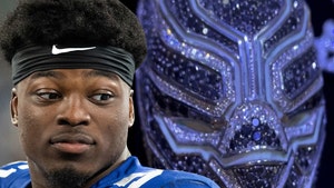 NFL Rookie Azeez Ojulari Cops Insane Glow-In-The-Dark 'Black Panther' Chain