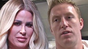 Kim Zolciak Calls Cops on Kroy, Accuses Him of Stealing Phone in Body Cam Video