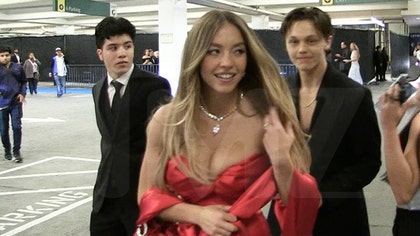 091525_sydney_sweeney_kal