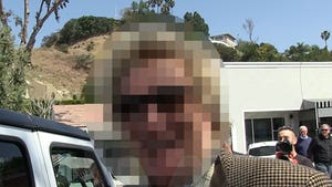 010526_rod_stewart_guess_who_primary