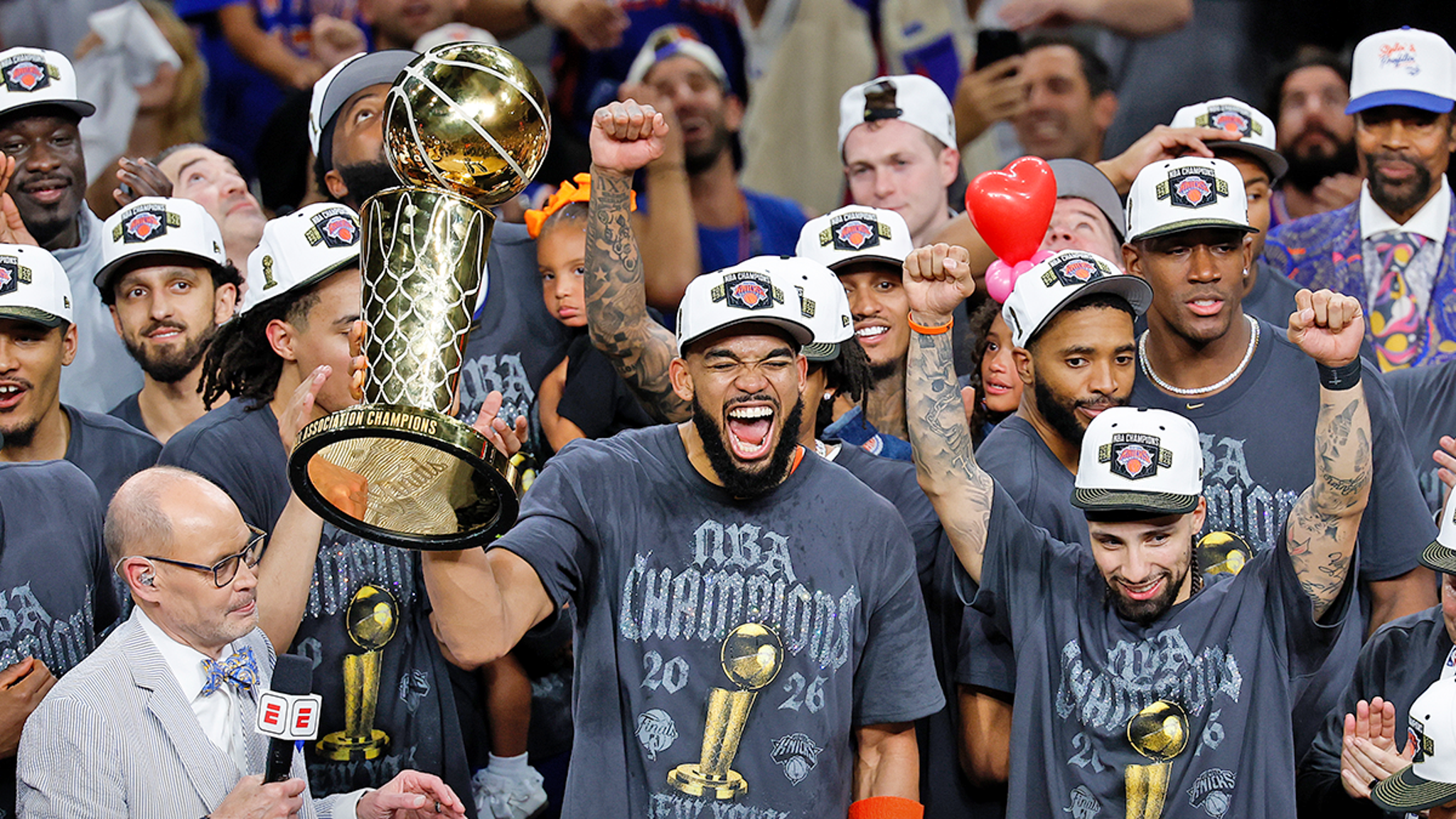 Knicks Fans Flood New York Streets Ahead of Championship Parade, Live Stream