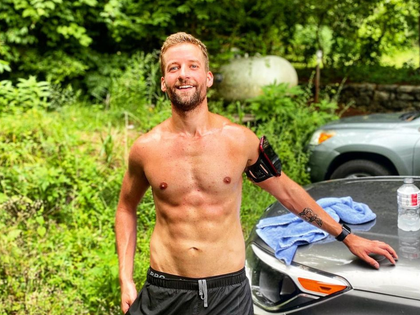 connor-brennan-shirtless-bachelorette-photos0