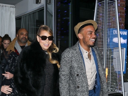 Mariah Carey Anderson Paak Aspen Colorado Holding Hands photos 7