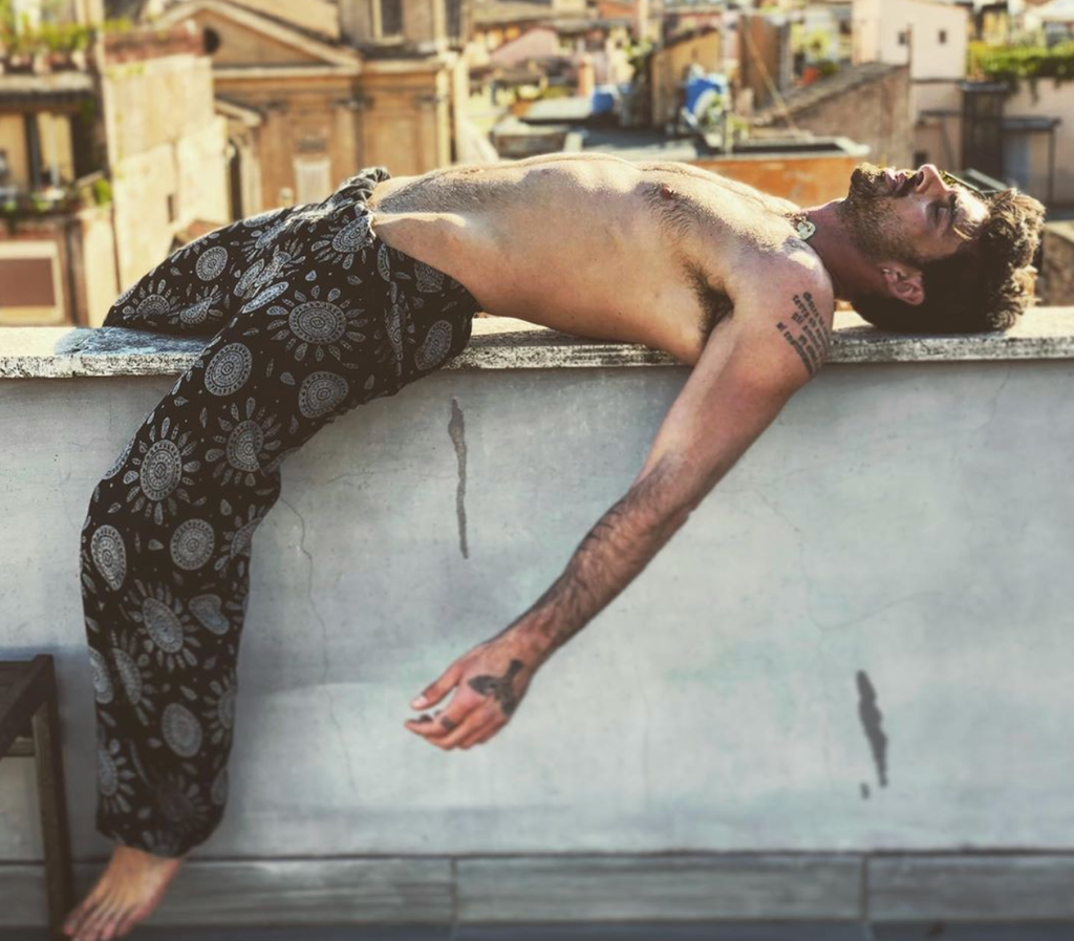 Michele-Morrone-shirtless-photos8