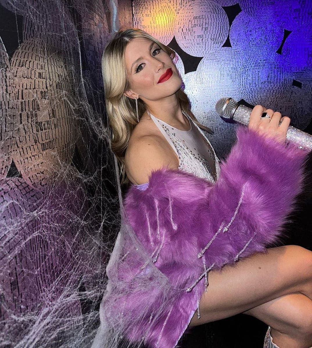 Genie Bouchard as Taylor Swift