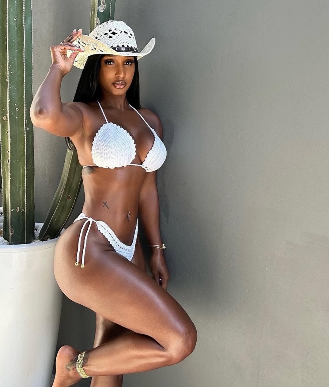 Bernice Burgos Hot Shots 36