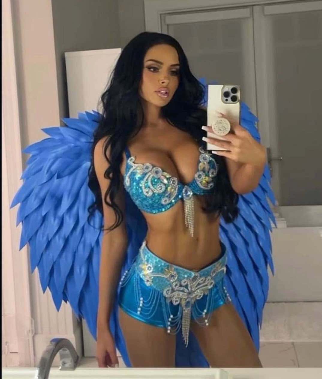 Abigail Ratchford Sexy Snapshots 2