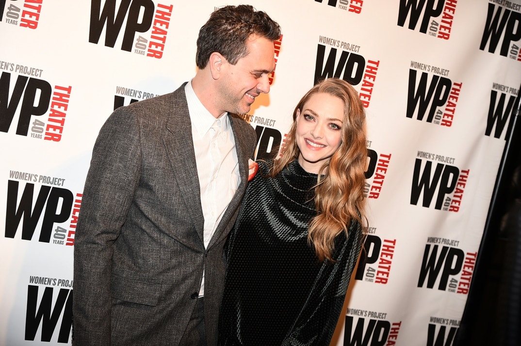 Amanda Seyfried and Thomas Sadoski Happier Times 8