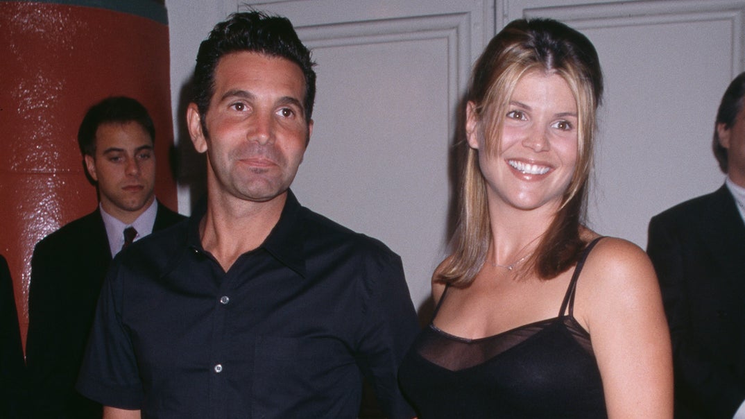 0114-Lori-loughlin-mossimo-Giannulli-through-years-sub-2