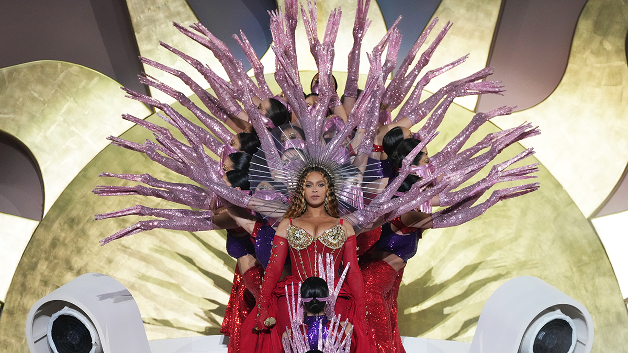 Beyonce's Dubai Performance Looked More Like A Royal Extravaganza