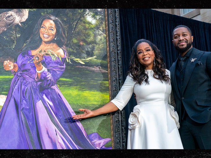 Oprah Winfrey Reacts To Her Portrait During Smithsonian Unveiling