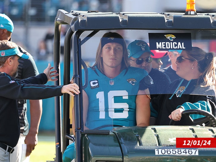 trevor lawrence jacksonville jaguars medic cart injury