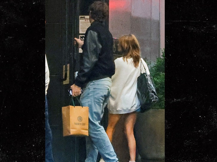 Olivia Jade is Spotted With Taylor Fritz For The First Time While Out in New York City image direct 2