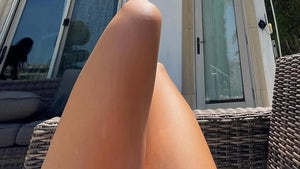 0905-Sarah-Jane-Hot-Dog-Legs-Guess-Who-hero