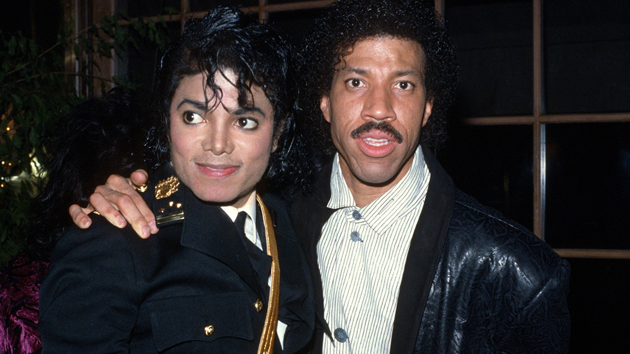 Lionel Richie Says Michael Jackson Was Nicknamed 'Smelly' Over Poor Hygiene