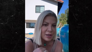 tori-spelling-primary-04-07-2026