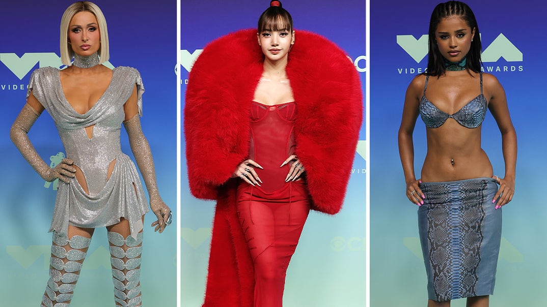 0927-MTV-VMAs-Arrivals-PRIMARY-7
