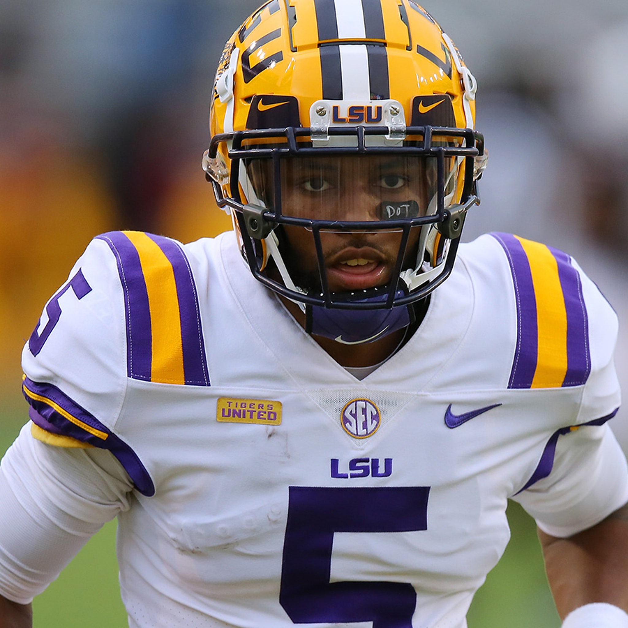 LSU experimenting with air-conditioned football helmets