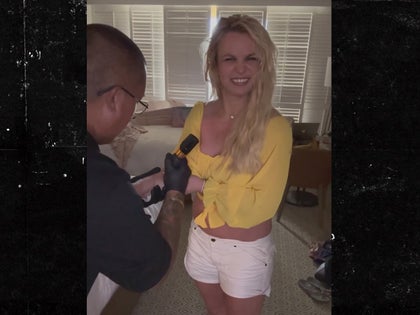 Britney Spears gets Tattoo