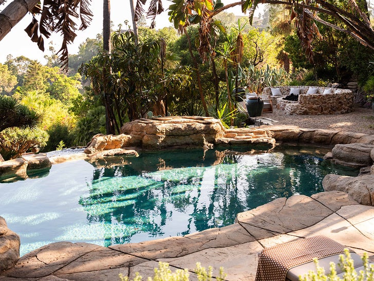 0731-Aaron-Paul-Lists-Los-Angeles-Home-Sub1