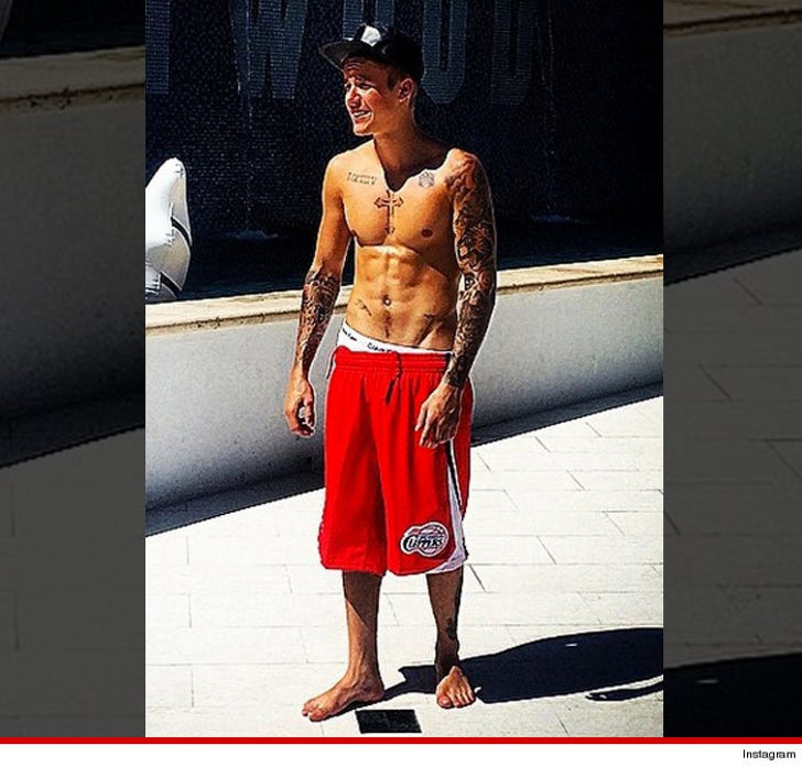21 Sexy Instagram Photos of Justin Bieber To Make Him Your #MCM